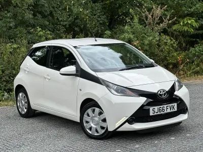 Used Toyota Aygo X-play 69 HP (50 kW) 2016 White Hatchback
