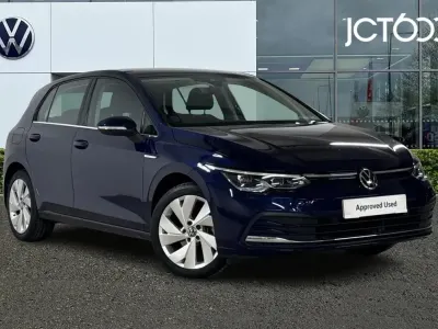 Used VW Golf VIII Style 147 HP (108 kW) 2021 Blue Hatchback