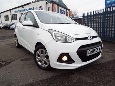 Used Hyundai i10 SE 66 HP (48 kW) 2016 White Hatchback