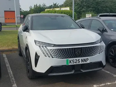 New Peugeot e-3008 GTi 156 kW (213 HP) 2025 White SUV