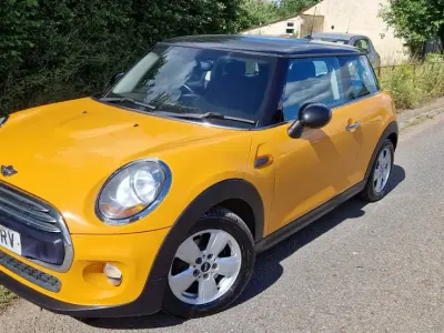 Used Mini Cooper Hatch 136 HP (100 kW) 2014 Orange Hatchback