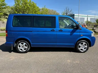 Begagnad VW Transporter SE 130 HK (95 kW) 2006 Blå Van