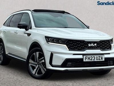 White Used 2023 Kia Sorento SUV | £33,181 (Good price)