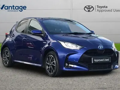 Used Toyota Yaris Design 113 HP (83 kW) 2021 Blue Hatchback