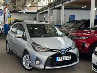 Second-hand Toyota Yaris Hybrid 2016 Argintiu Hatchback