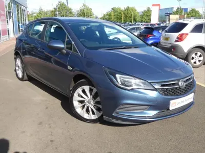 Gebraucht Vauxhall Astra 99 PS (72 kW) 2016 Blau Kleinwagen
