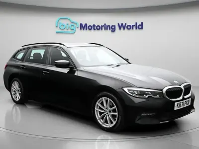 Begagnad BMW 318 M Sport 156 HK (114 kW) 2022 Svart Kombi