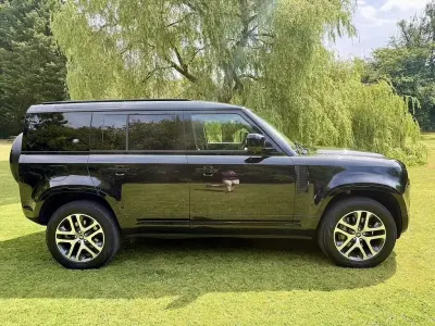 Used Land Rover Defender 404 HP (297 kW) 2024 Black SUV