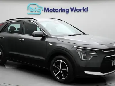 Używany Kia Niro 141 KM (103 kW) 2023 Szary SUV