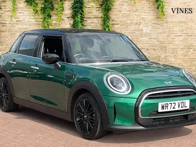 Used Mini Cooper Exclusive 136 HP (100 kW) 2023 Green Hatchback