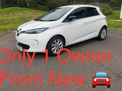 Used Renault Zoe Dynamique 64 kW (88 HP) 2013 White Hatchback