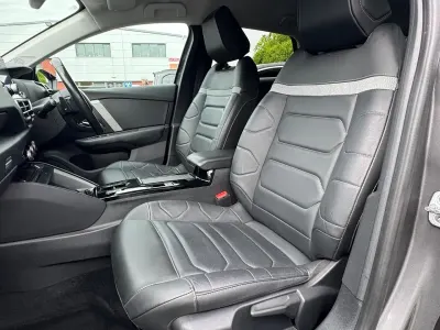 Begagnad Citroën C4 Shine 127 HK (93 kW) 2021 Grå Halvkombi