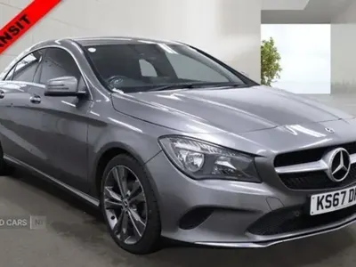 Usado Mercedes CLA220 177 HP (130 kW) 2018 Cinzento Sedan
