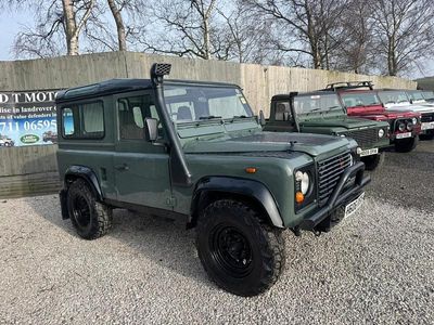 Used Land Rover Defender 111 HP (81 kW) 2003 Green Estate