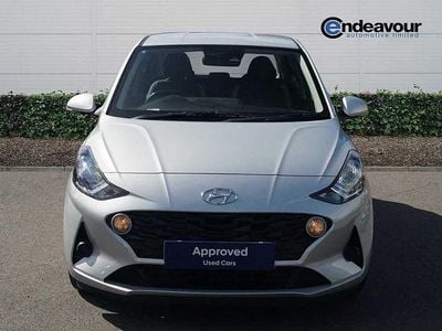 Usado Hyundai i10 SE 67 HP (49 kW) 2023 Prateado Citadino