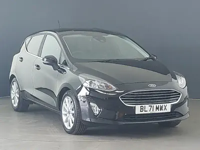 Używany Ford Fiesta Titanium 125 KM (91 kW) 2022 Czarny Hatchback