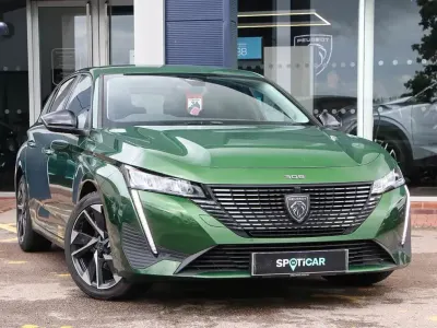 Used Peugeot 308 Allure Premium 129 HP (94 kW) 2022 Green Hatchback