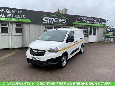 Used Vauxhall Combo 100 HP (73 kW) 2021 White MPV