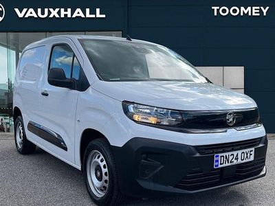 Used Vauxhall Combo S 102 HP (75 kW) 2024 White MPV