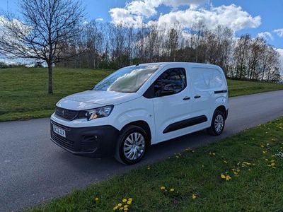 Begagnad Peugeot Partner 2022 Vit Minibuss