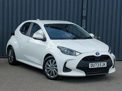 Second-hand Toyota Yaris Hybrid 116 CP (85 kW) 2023 Alb Hatchback