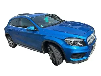 Usado Mercedes GLA200 AMG line 136 HP (100 kW) 2015 Azul SUV