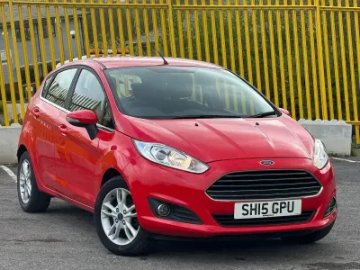 Used Ford Fiesta Zetec 82 HP (60 kW) 2015 Red Hatchback