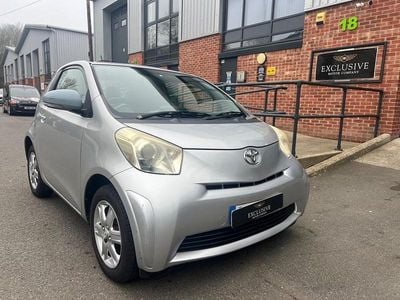 Used Toyota iQ 68 HP (50 kW) 2009 Silver Hatchback