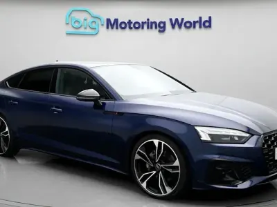 Usado Audi A5 Sportback Black Edition 204 HP (150 kW) 2023 Azul Citadino