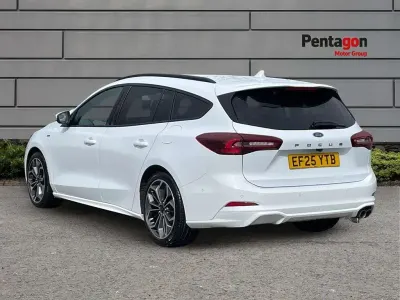 Używany Ford Focus ST-Line X 153 KM (112 kW) 2025 Biały Kombi