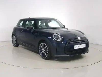 Usado Mini Cooper Exclusive 134 CV (98 kW) 2022 Negro Utilitario