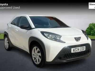 Used Toyota Aygo X PURE 72 HP (52 kW) 2024 White SUV