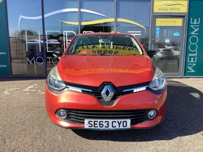 Usado Renault Clio IV Dynamique 90 HP (66 kW) 2014 Vermelho Citadino