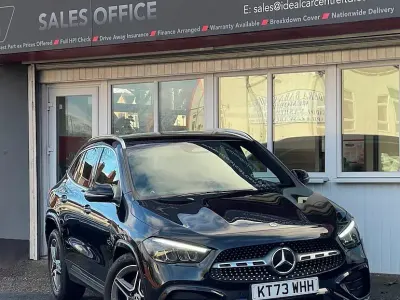 Käytetty Mercedes GLA220 AMG line 2023 Musta Katumaasturi