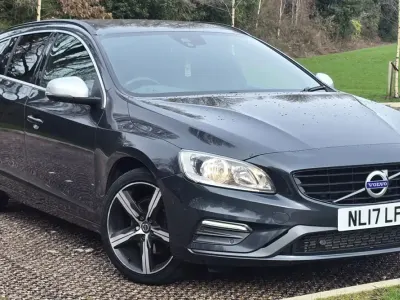 Usado Volvo V60 R-Design 190 CV (139 kW) 2017 Gris Familiar