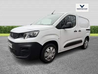 Gebraucht Peugeot Partner Premium 102 PS (75 kW) 2023 Grau Van / Kleinbus