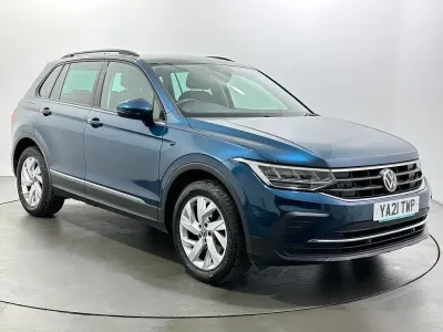 Usado VW Tiguan Life 150 CV (110 kW) 2021 Azul SUV