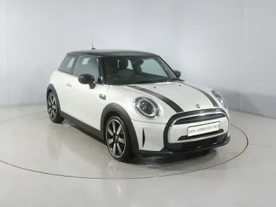 Begagnad Mini Cooper Exclusive 134 HK (98 kW) 2022 Silver Halvkombi