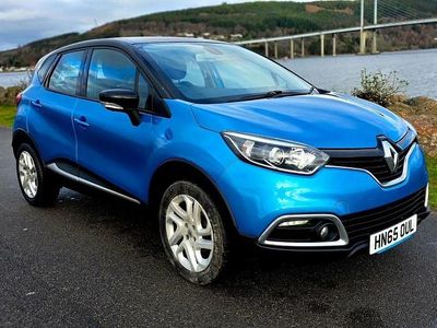 Used Renault Captur Dynamique 90 HP (66 kW) 2015 Blue SUV