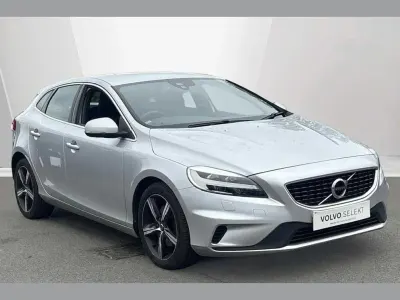 Usado Volvo V40 R-Design 121 CV (88 kW) 2016 Plateado Utilitario