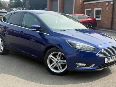 Used Ford Focus Titanium 125 HP (91 kW) 2017 Blue Hatchback