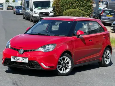 Used MG MG3 106 HP (77 kW) 2015 Red Hatchback