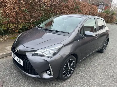 Usado Toyota Yaris Design 2017 Cinzento Citadino