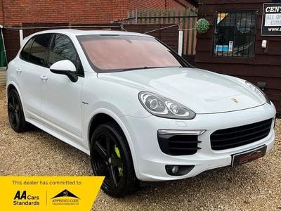 Used Porsche Cayenne S E-Hybrid Platinum Edition 2016 White SUV