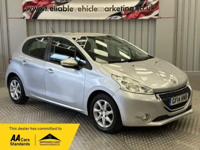 Used Peugeot 208 Active 68 HP (50 kW) 2014 Silver Hatchback