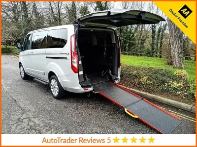 Begagnad Ford Tourneo Titanium 130 HK (95 kW) 2020 Silver Minibuss