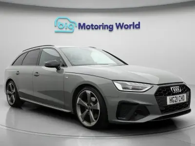 Begagnad Audi A4 Black Edition 150 HK (110 kW) 2021 Grå Kombi