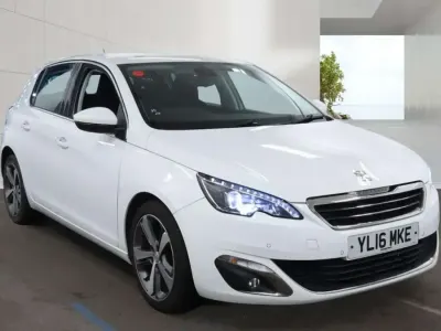 Used Peugeot 308 Allure 130 HP (95 kW) 2016 White Hatchback