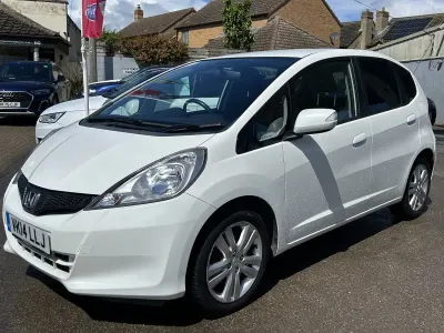 Second-hand Honda Jazz ES 99 CP (72 kW) 2014 Alb Hatchback
