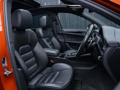 Used Porsche Macan 265 HP (194 kW) 2022 Orange SUV